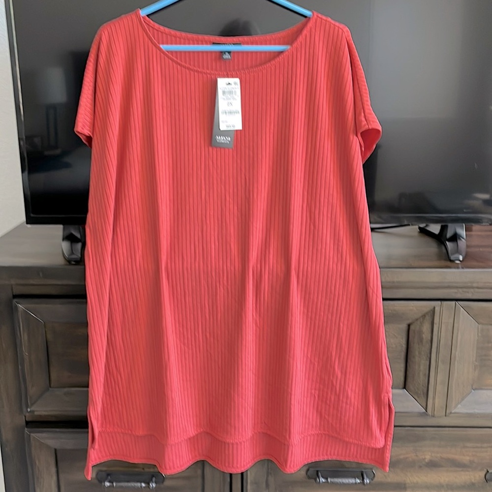 Women’s polyester new top - never worn